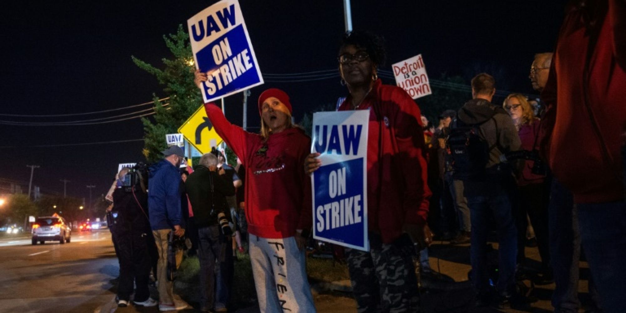 US Autoworkers Strike Against the Big Three