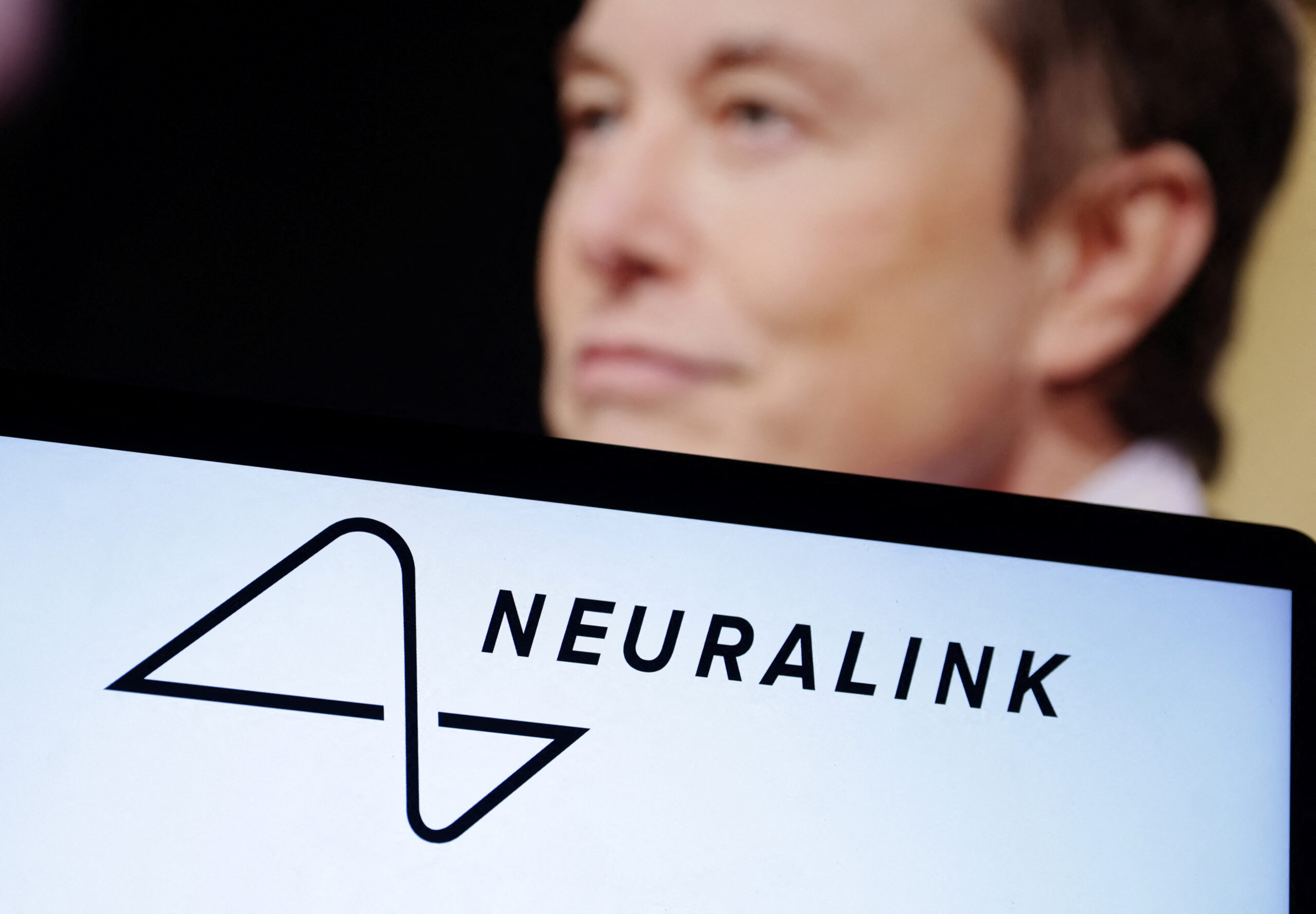 Neuralink’s Pioneering Step: Human Trials for Paralysis Patients