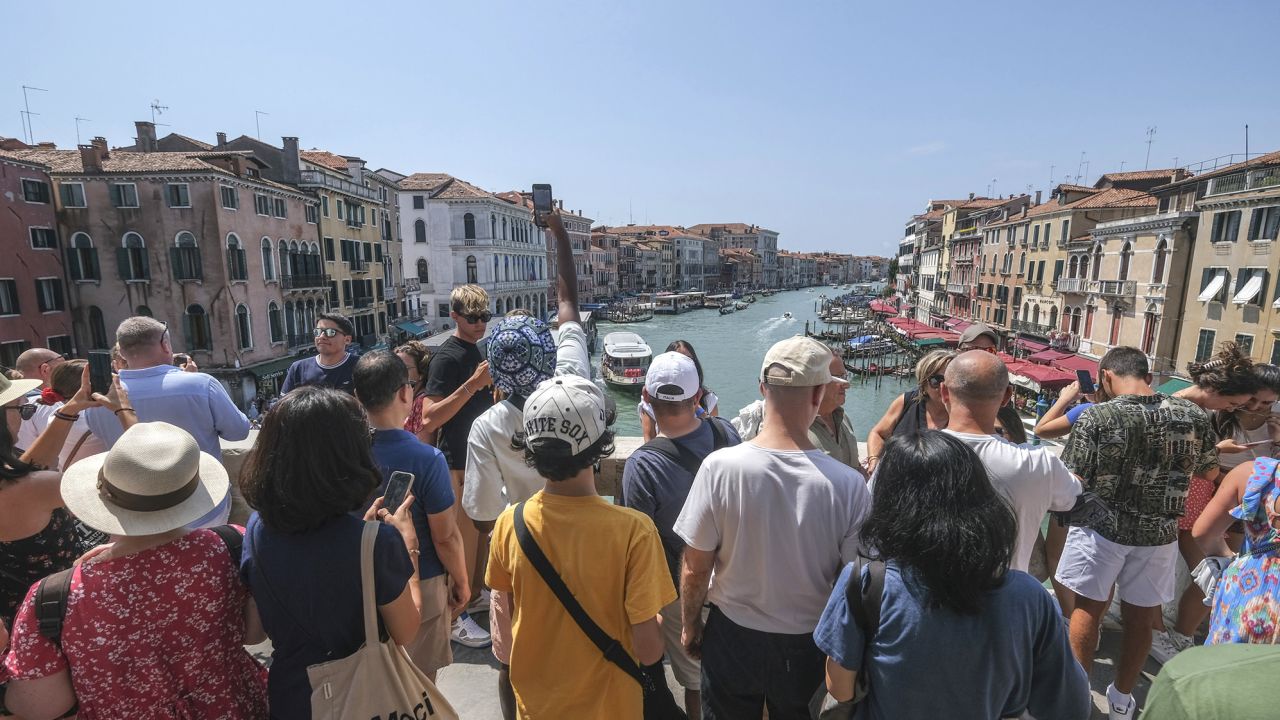 Venice to Start Charging a Day-Trip Fee for Tourists